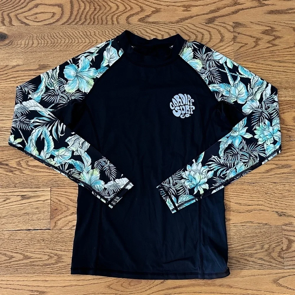 NWOT Rash Guard (unsure of brand) with Cardiff Surf Co Logo (Size L)